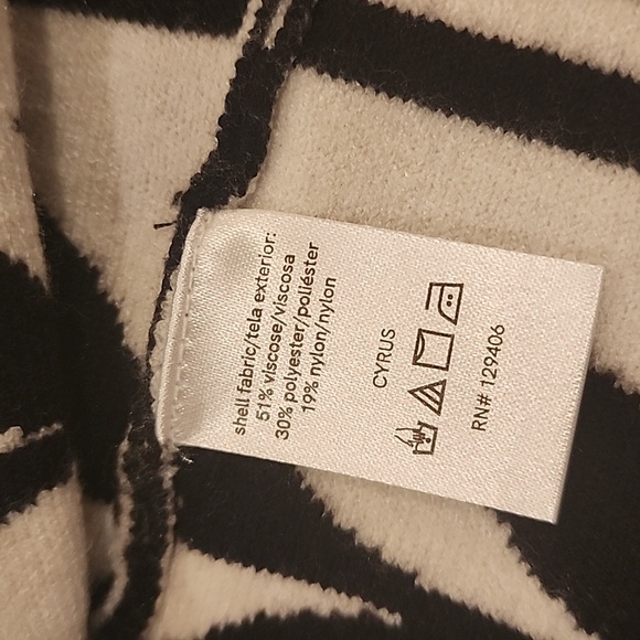 VENUS Black and White Southwestern Geometric Fringe  Belted Cardigan NWOT Small - Picture 11 of 11